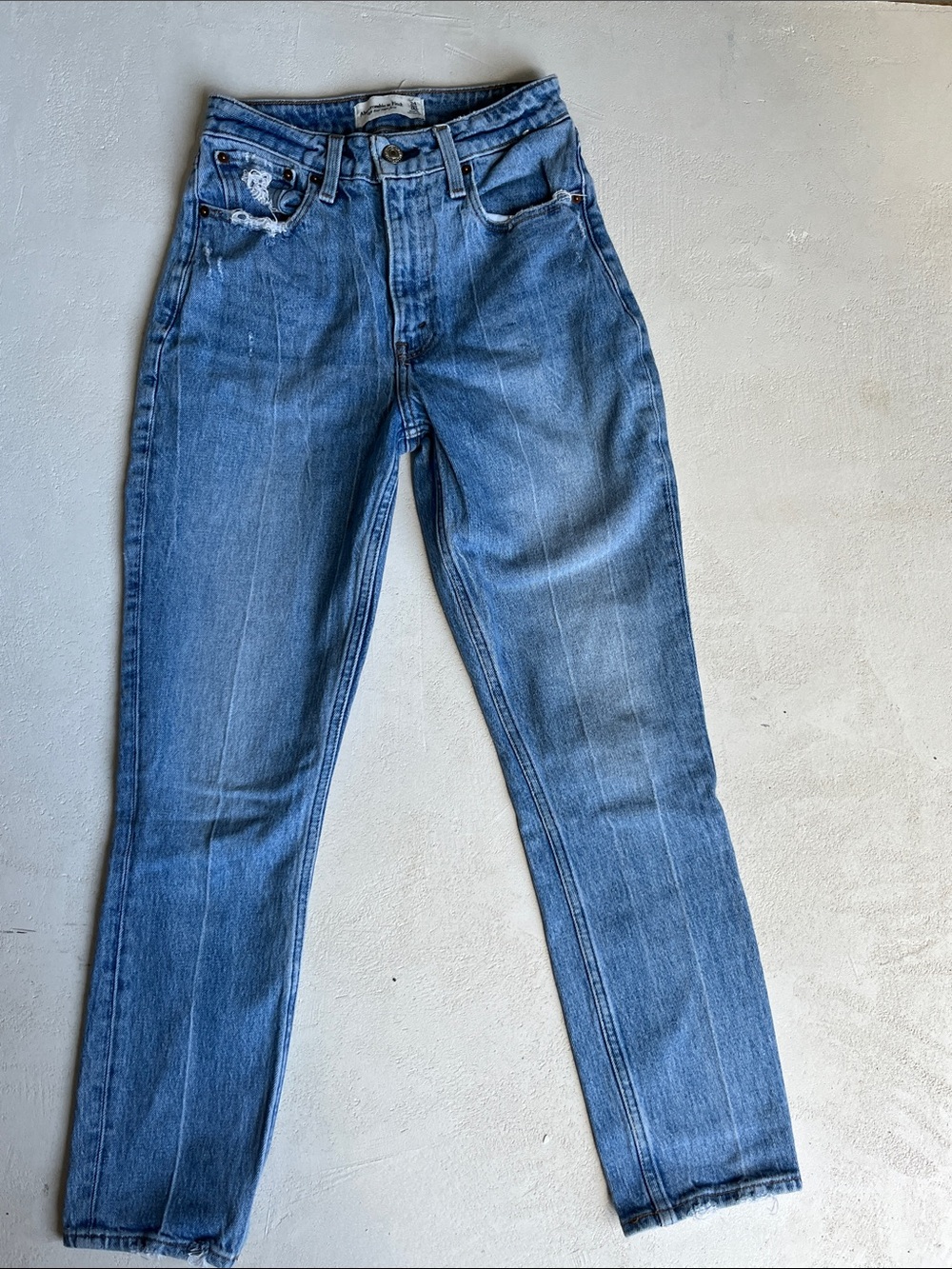 Abercrombie & Fitch high rise mom jeans. curve love.